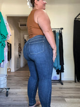 Load image into Gallery viewer, Ariel Judy Blue Tummy Control Jeans
