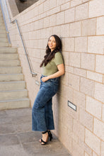Load image into Gallery viewer, Selena Zenana Raw Hemmed Cropped Denim Pants
