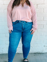 Load image into Gallery viewer, Judy Blue Cross Over Tummy Control Jeans
