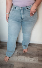 Load image into Gallery viewer, Amelia Judy Blue Boyfriend Tummy Control Jeans
